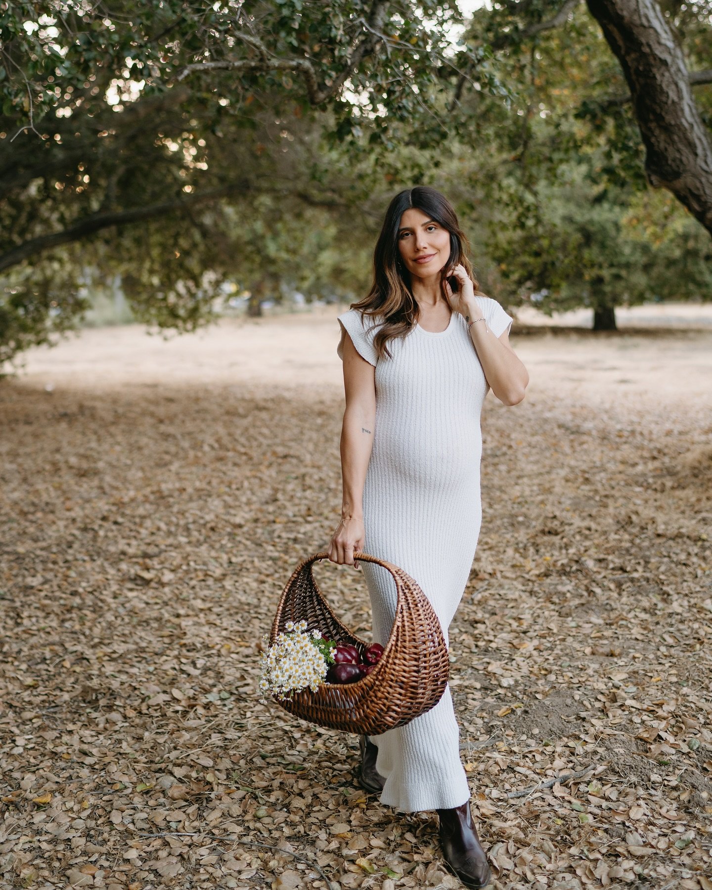 Apples, love, and plenty of laughter! We're so excited to celebrate Rayna and Lohan&rsquo;s wonderful family as they prepare to welcome their new little bundle of joy!