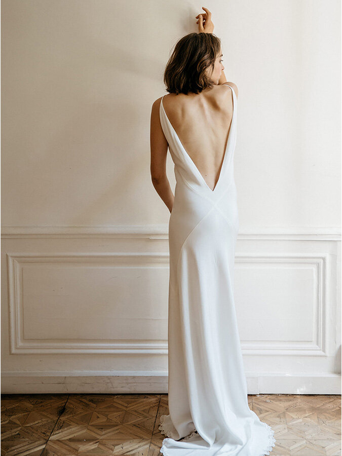 ALaRobe_0018_amanda_back.jpg