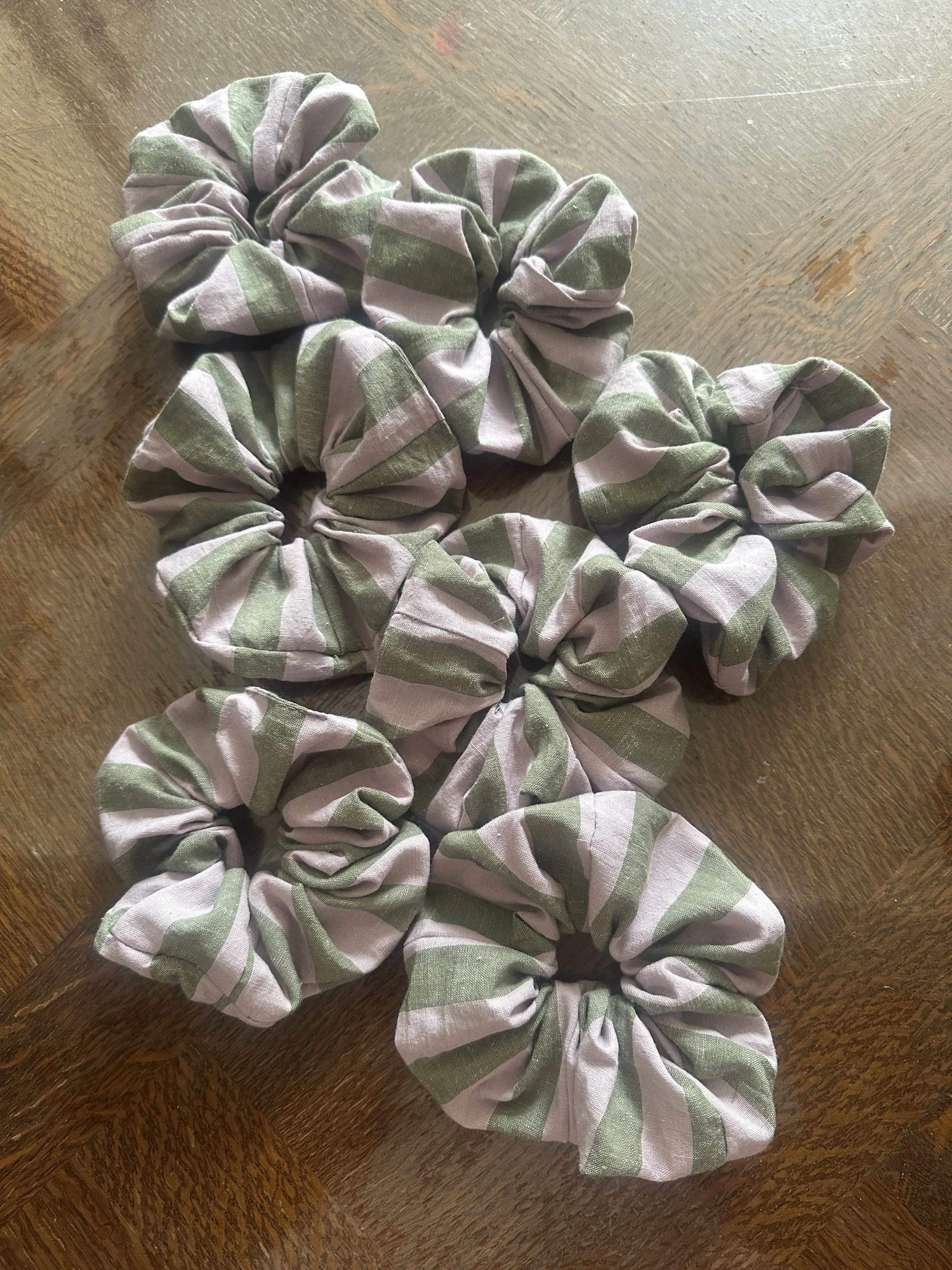 Scrunchie – Olive Green & Lilac Stripe