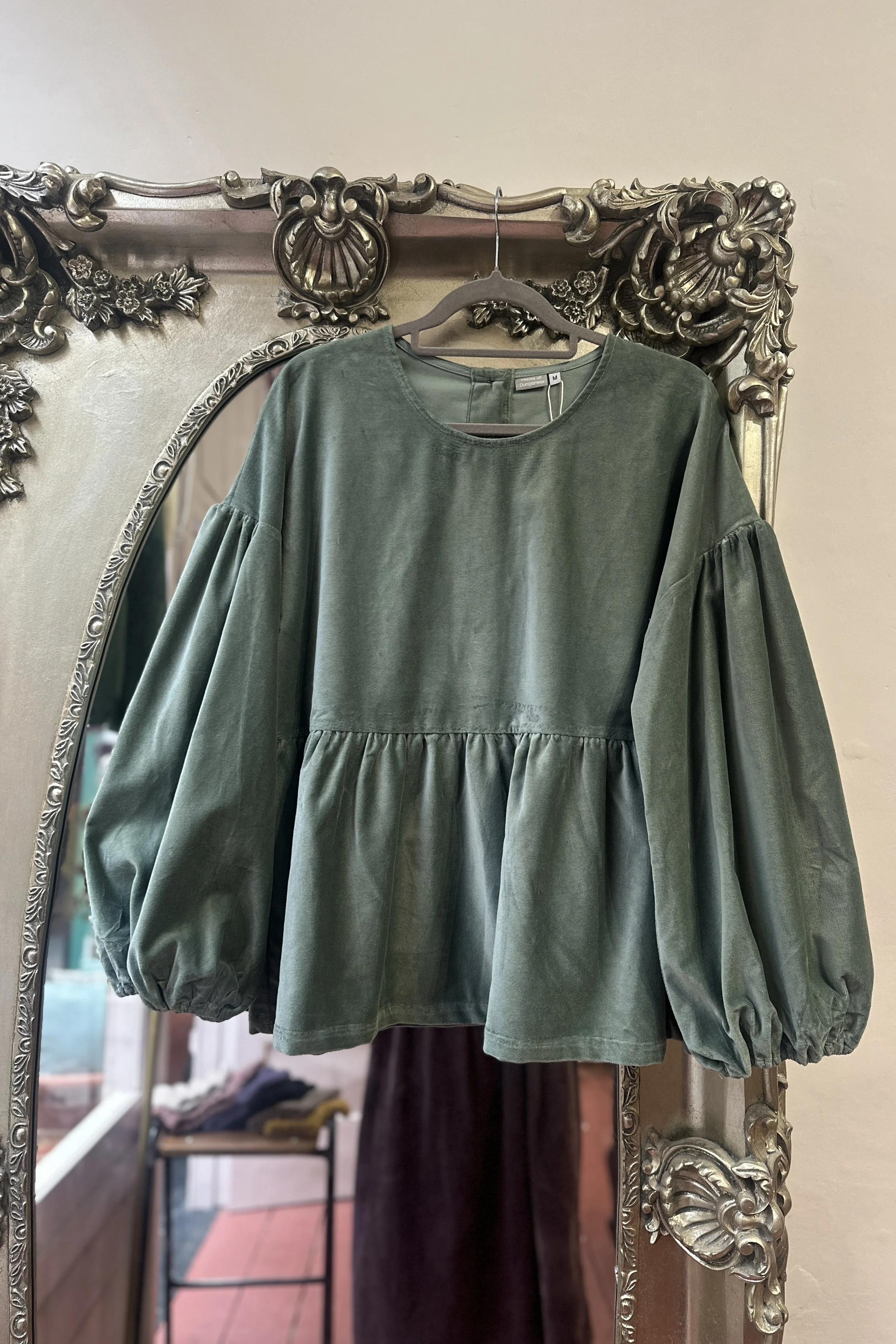 hanging duck egg green-grey velvet Top, Featuring a relaxed fit, balloon sleeves