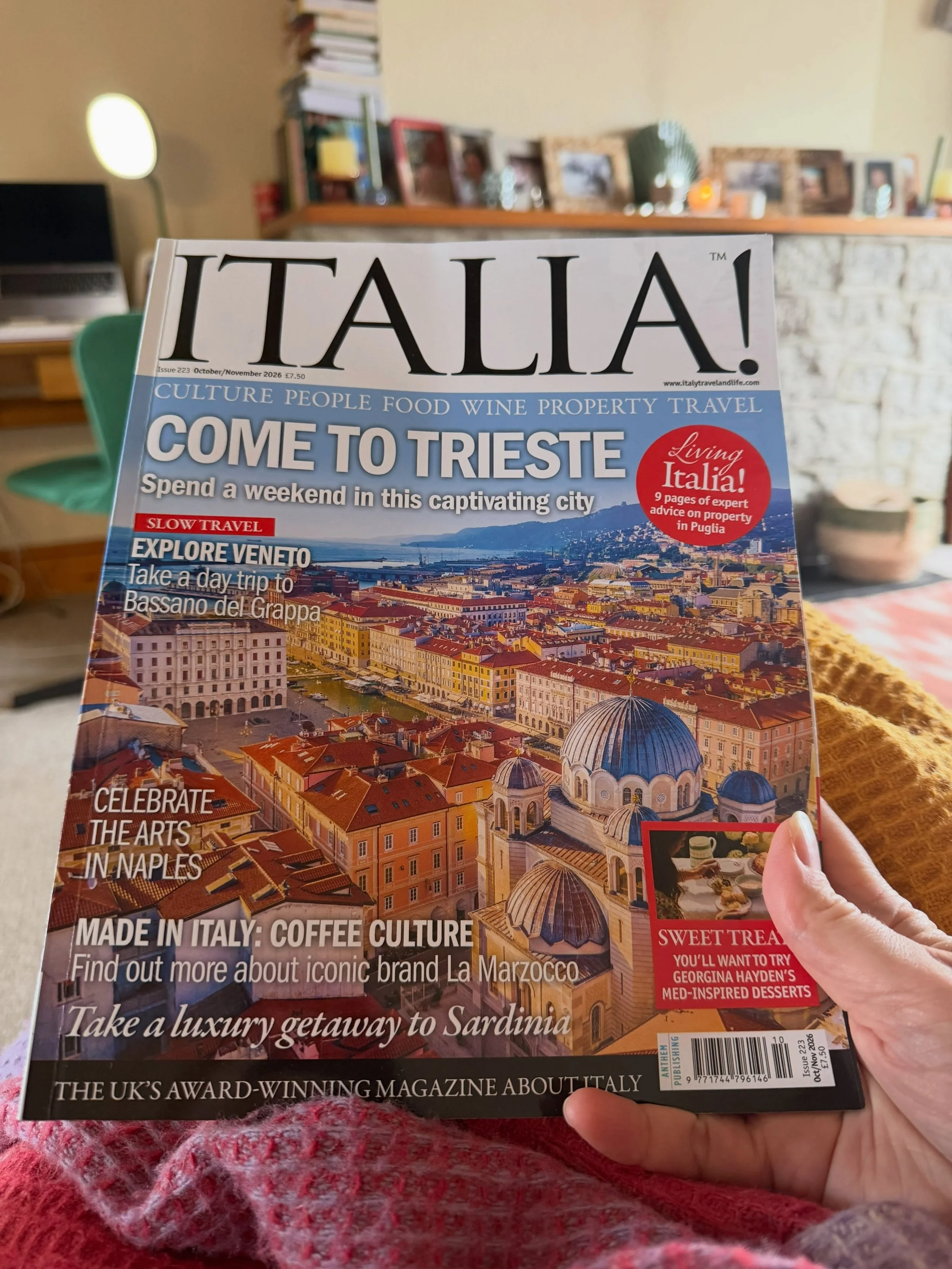As summer fades and autumn draws in, I invite you to find a cosy spot for coffee and join me in Pian di San Bartolo for a visit to @accademiadelcaffeespresso with @lamarzocco (in the new issue of @italia_magazine) ☕️🇮🇹❤️