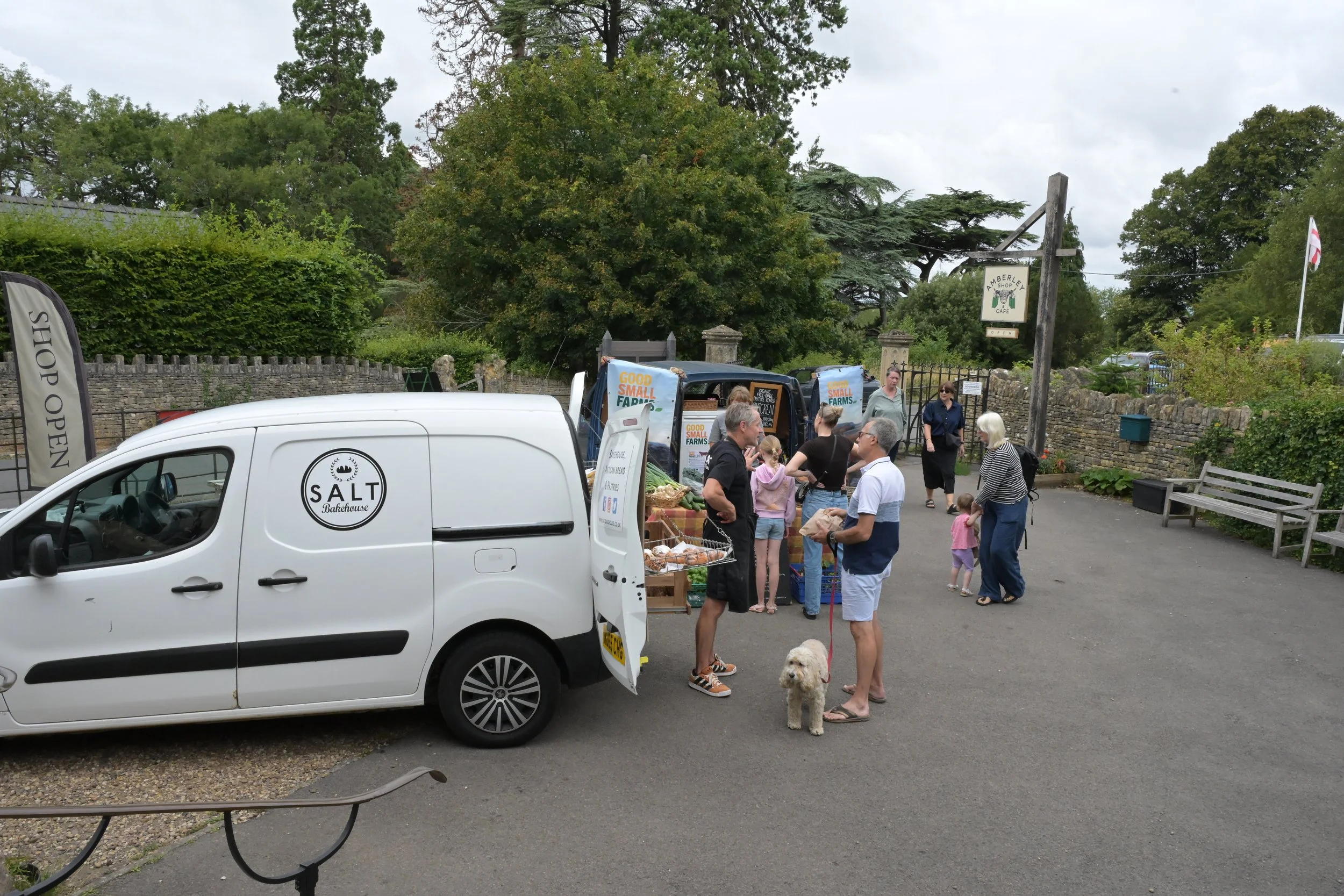 Food on the forecourt 2.JPG