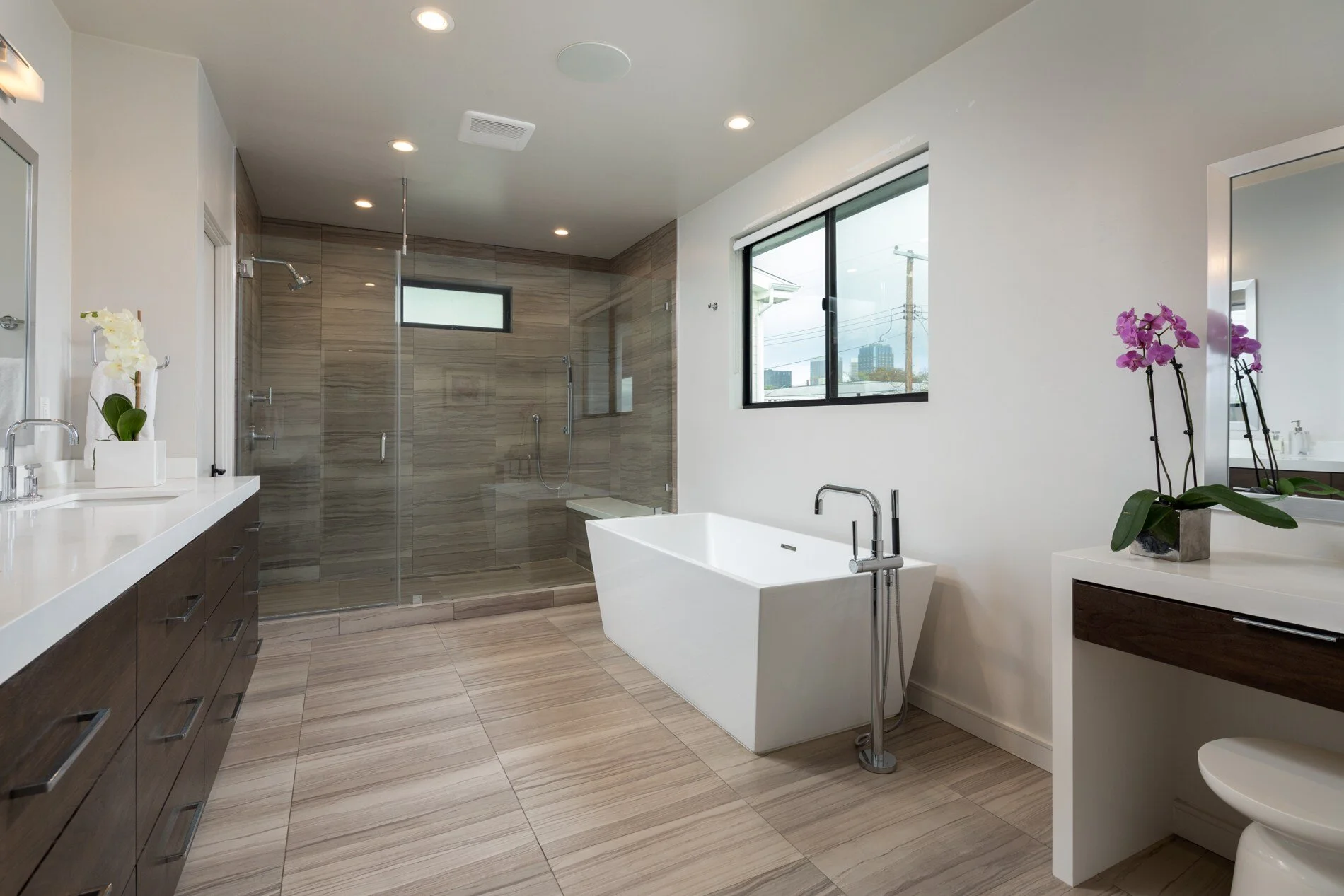 MASTER-BATHROOM-10530-ROCHESTER-.jpg