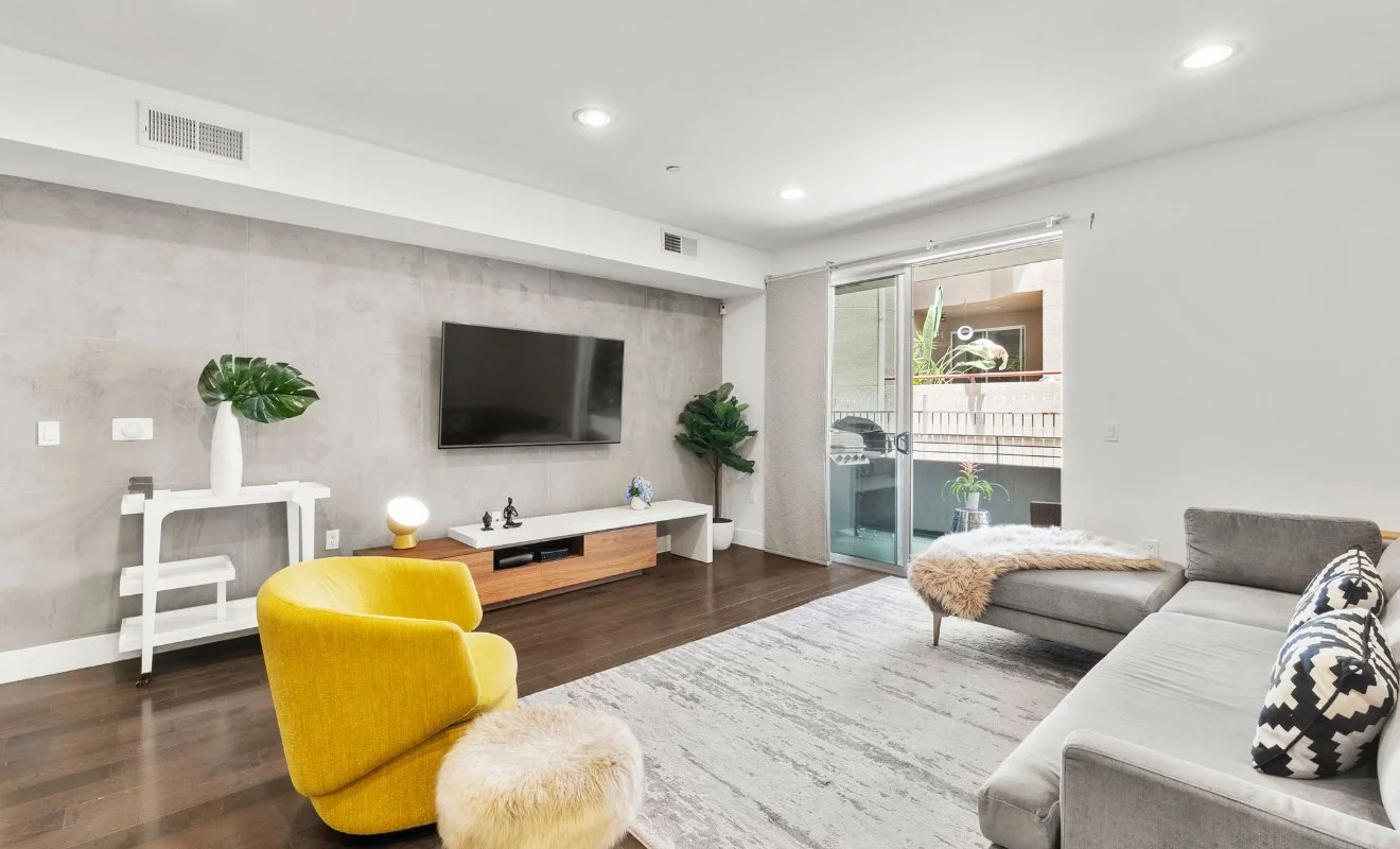 2 MAIN LIVING ROOM .jpg