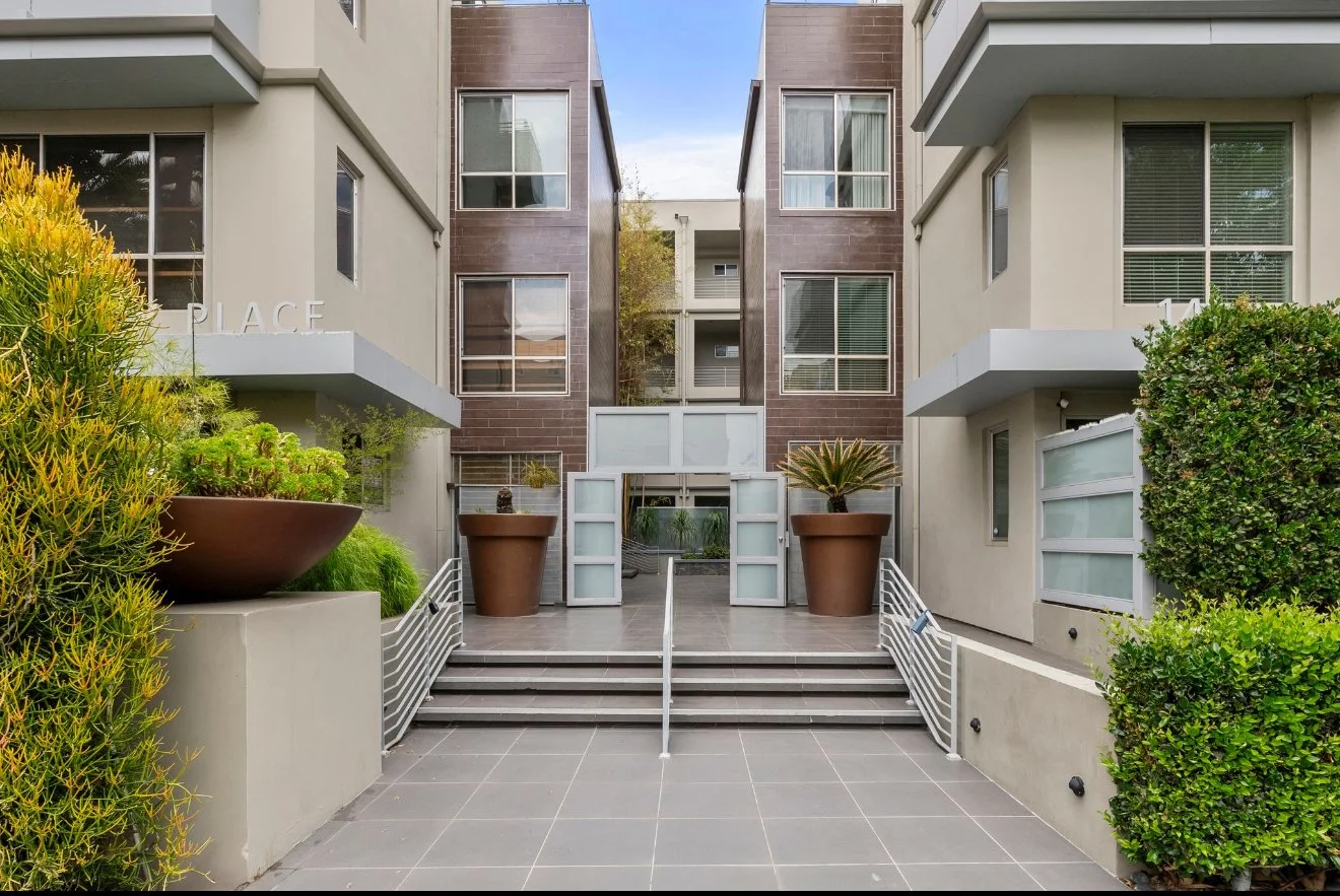 18 EXTERIOR .jpg