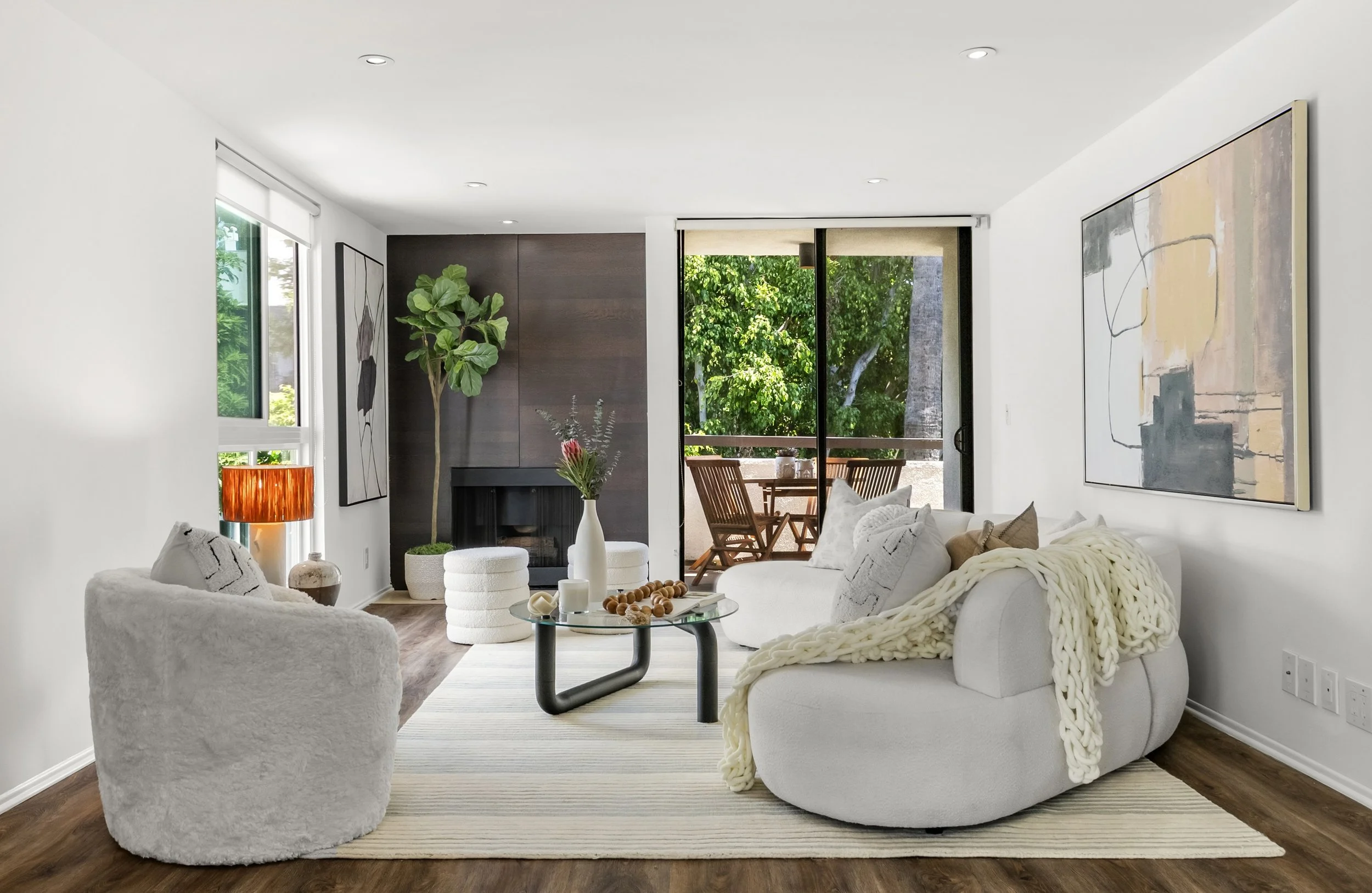 2 Living Room.jpg