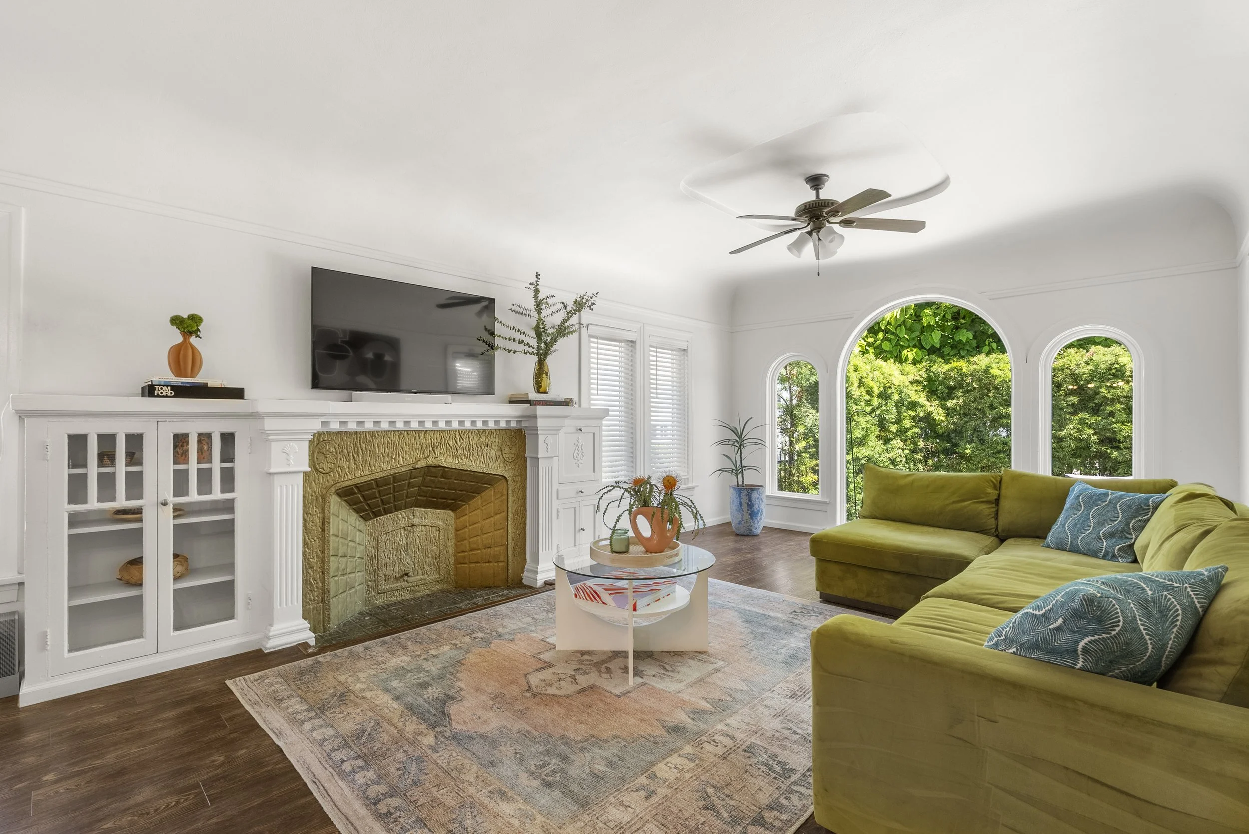 4 Lving Room. 1843 Highland 15.jpg