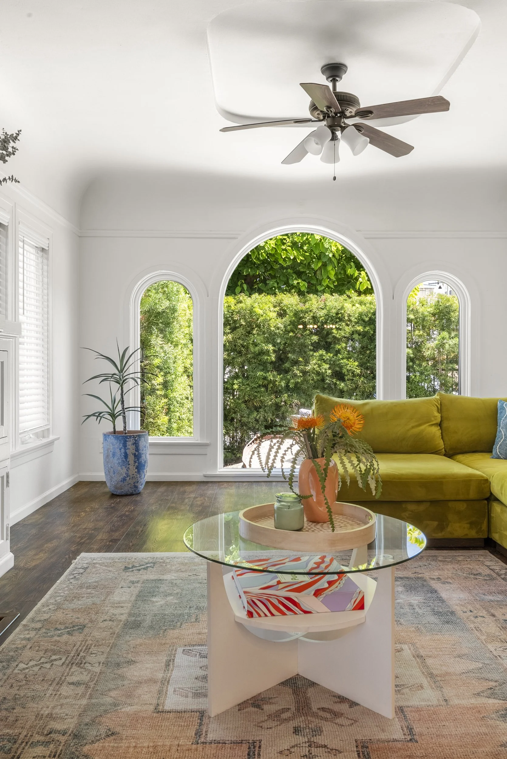 6a Vignette Living Rom 1843 Highland 17.jpg