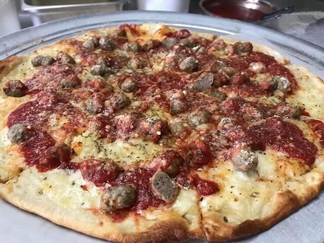 Our meatball hoagie pizza is a white pizza topped with meatballs, seasonings, and a drizzle of sauce on top! We&rsquo;ve been selling a ton of these lately. We&rsquo;re here WED-SAT: 12-7pm. 🍕 570-675-9611