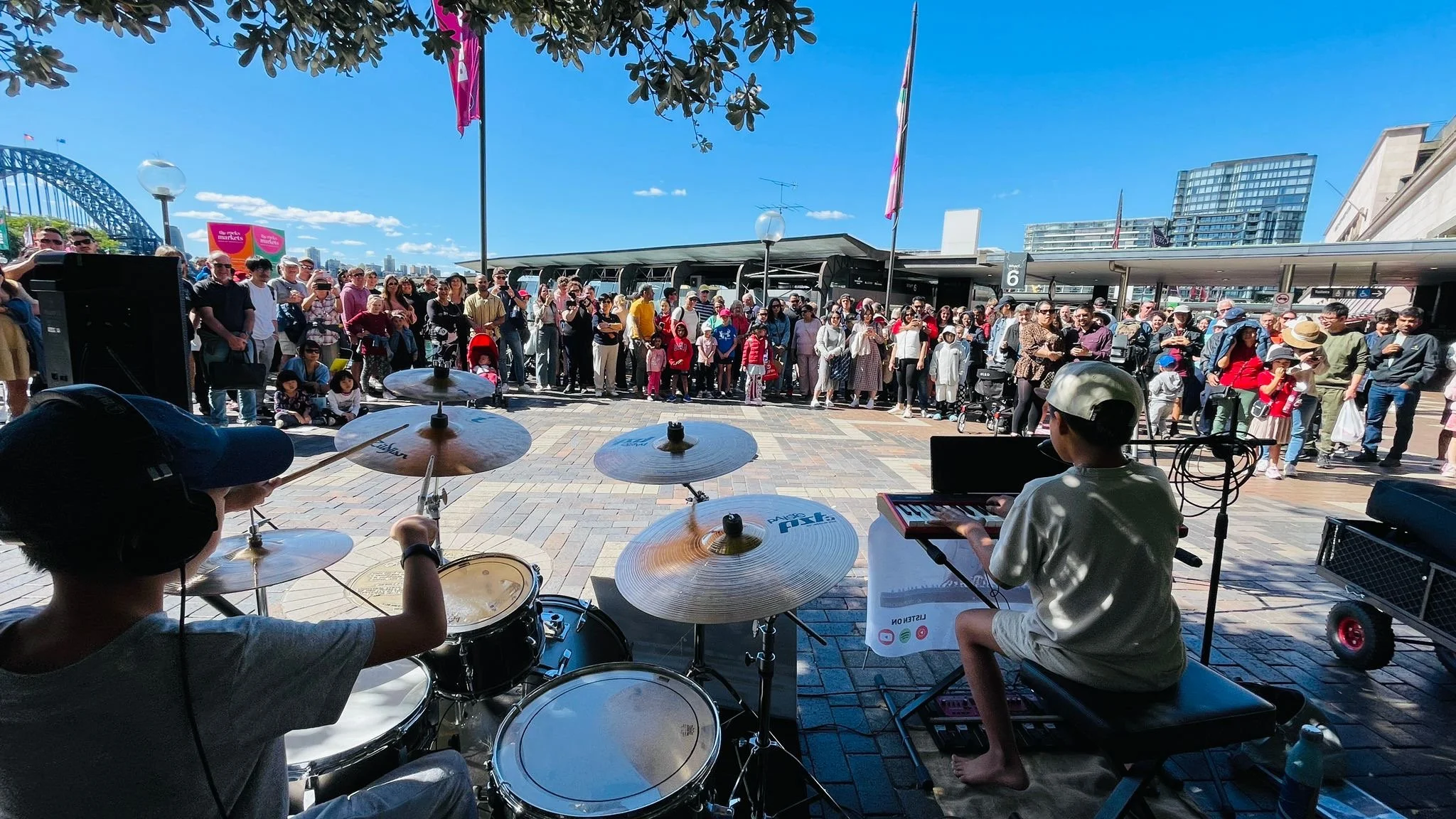 2024 Taiyo Busking in Circular Quay with a large crowd.