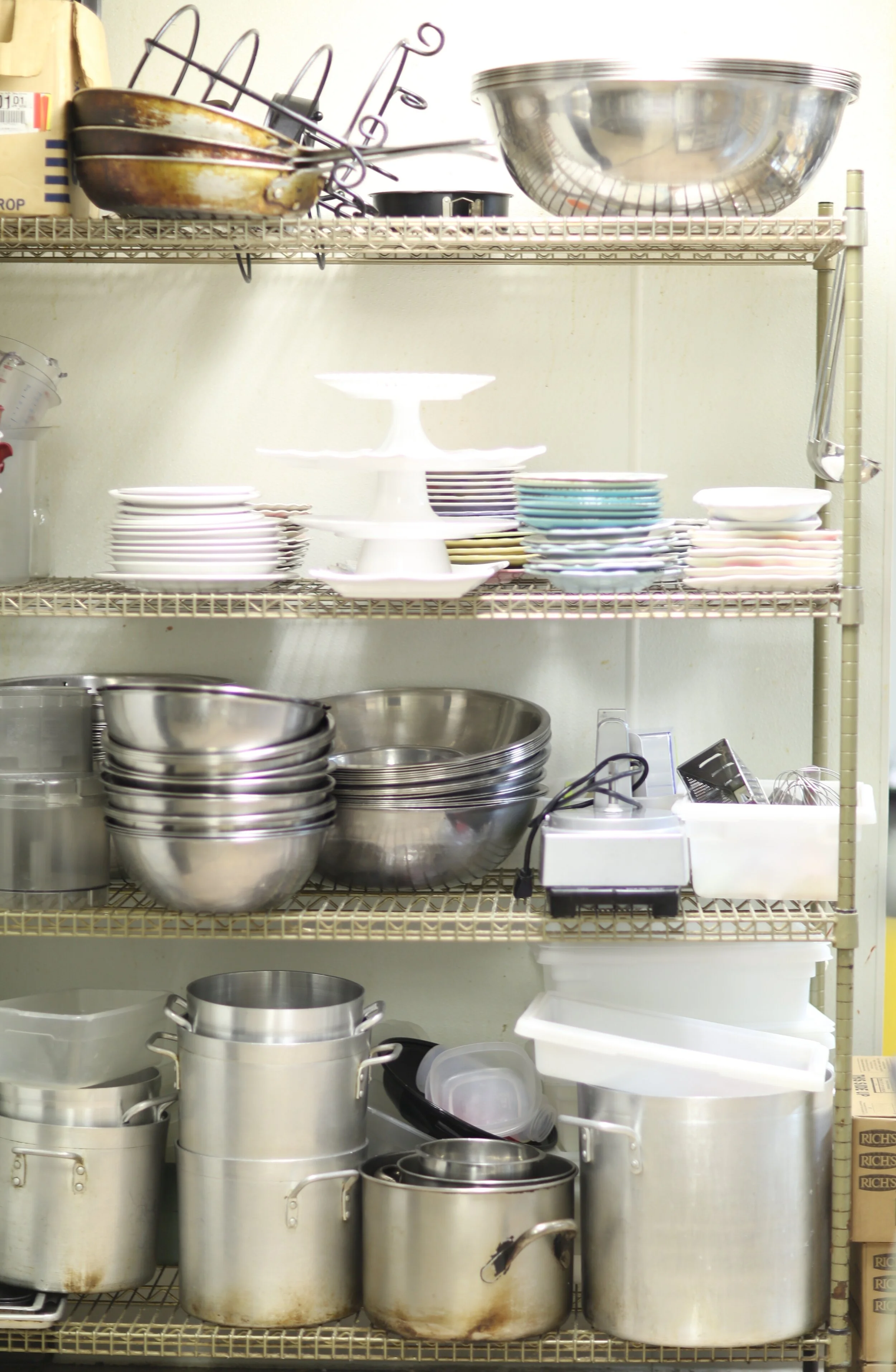 b+w dishes.JPG