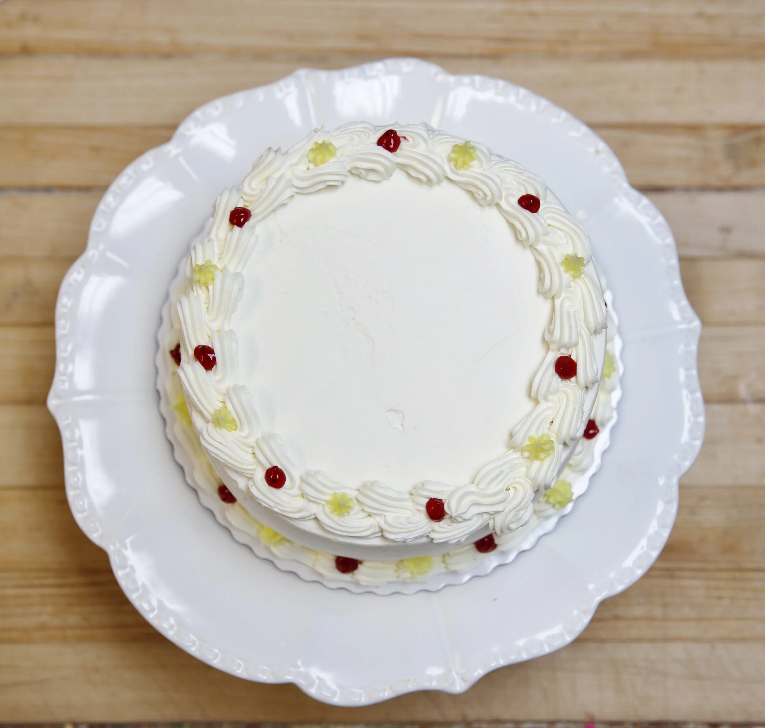 Vanilla Cake with Raspberry and Lemon Filling