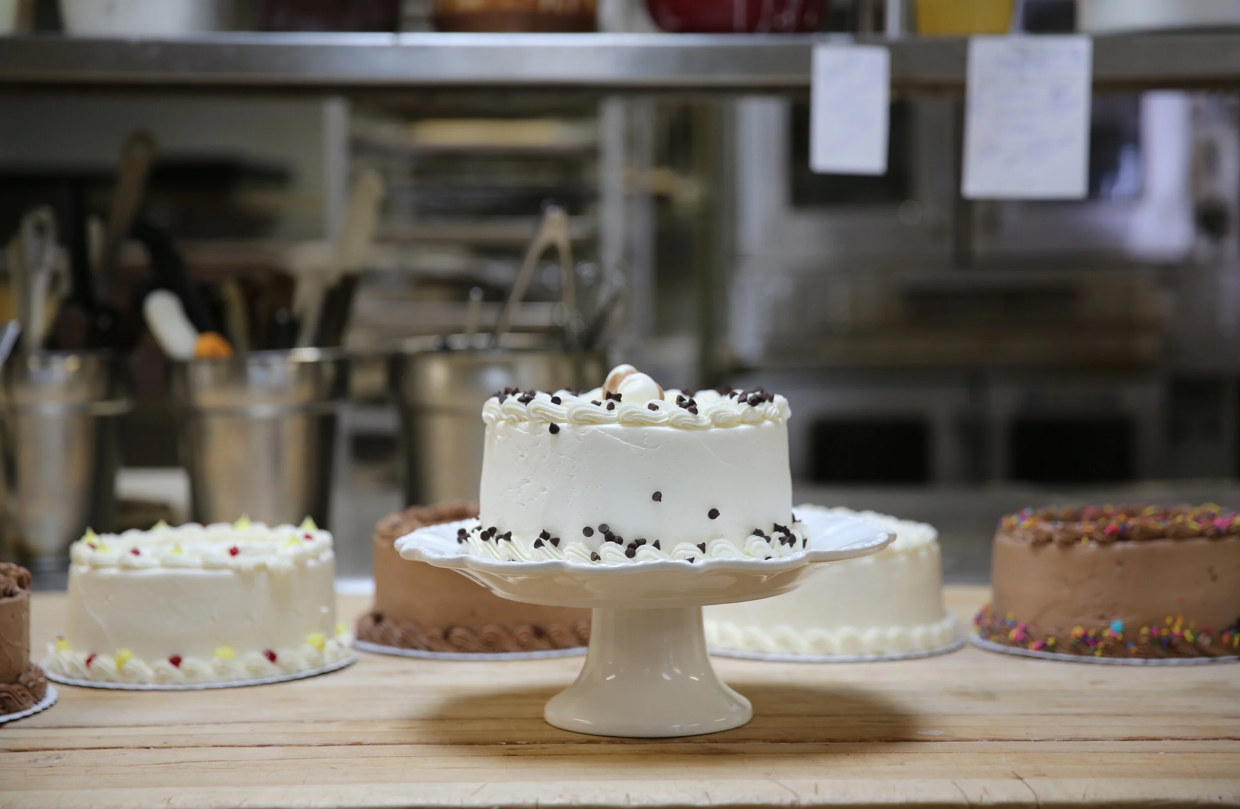 cake pics...on table good one.JPG