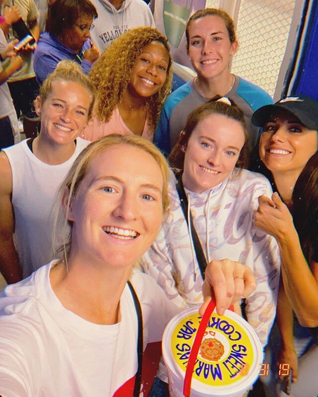 The US women&rsquo;s national soccer team (4x World Cup champs!) swung by for cookies! What a kick!! 🏆🙌🏻🥇