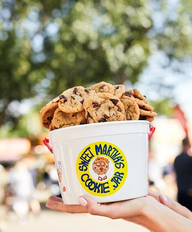 Pro tip: bring a (preferably reusable or paper!) bag for the overflowing cookies you&rsquo;re about to consume!!