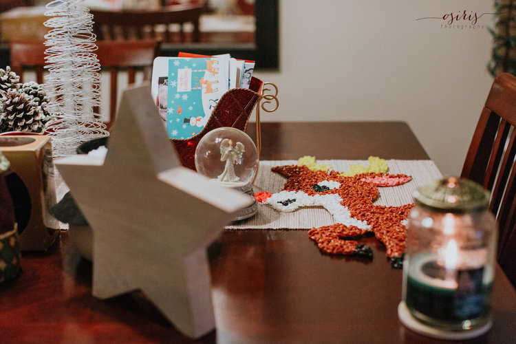 christmas-decorations-on-table-2.jpeg