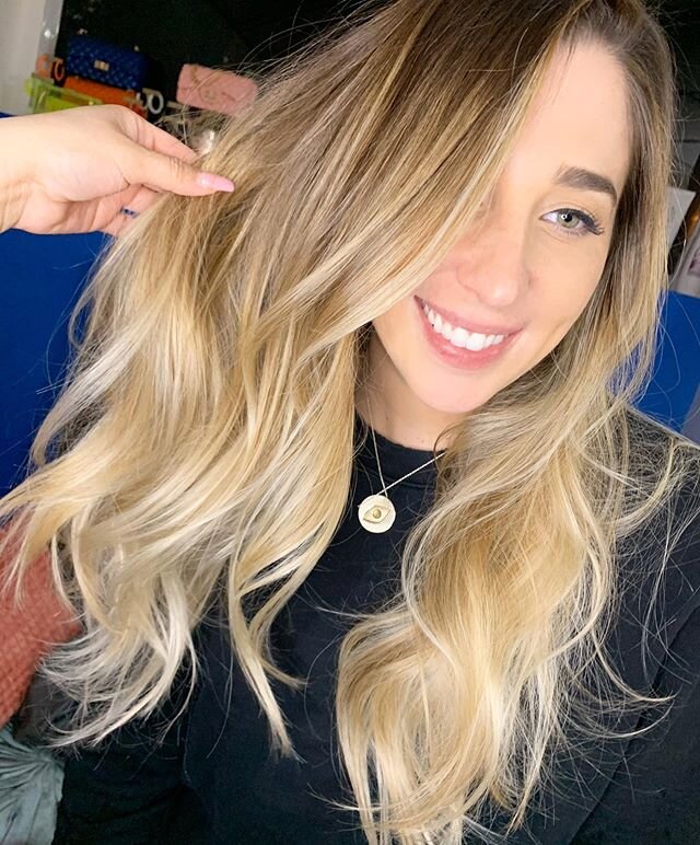 🧚Hairspiration with @mere_piper #blondebalayage #miamihairstylist #miamihair @mysalonsuitemiami .
.
. 
#miamihair #miamibossbabe #bossbabe #balayageinspo #hairartmiami #miamibrickell #brickelldowntown #downtownmiami #brickellhair #miamistylist #hair