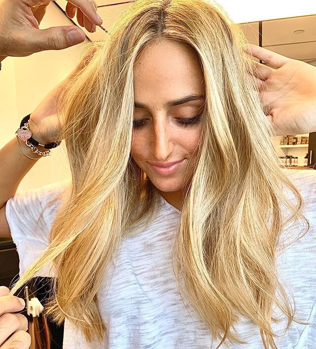 Making the blonde! Thank you @hair_jordan0007 with picture pose creation! 🧞&zwj;♂️#lorealpro and #shadeseq were used with this #haircreation  on the beautiful #um babe @nicoleekatzz #behindthechair #bts @jessicaportillohair @hairbeachboss #babylight