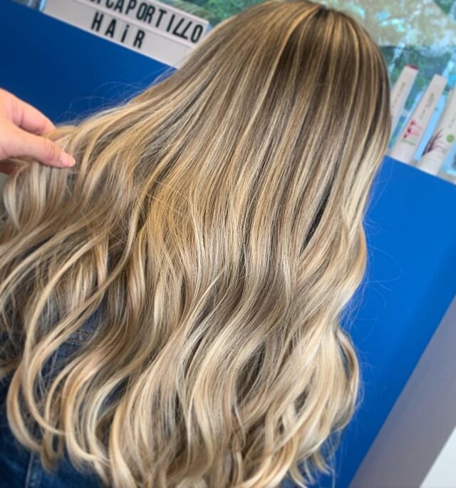 Hair artistry 👩🏼&zwj;🎨 is fueled  by passion, experience and love. .
.
.
.
 #hair coming back better than ever #god willing. #balayage #miamihairstylist #miamibalayage #hairart #miamihair #miamisalonsuite #mysalonsuite #mysalonsuitemiami #downtown