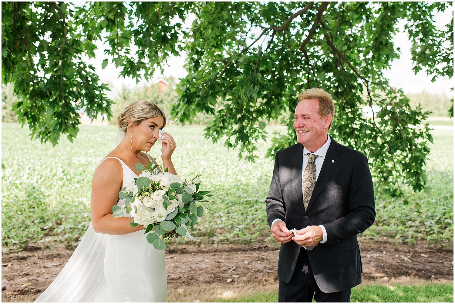 Seaforth-Ontario-Farm-Wedding_0010.jpg