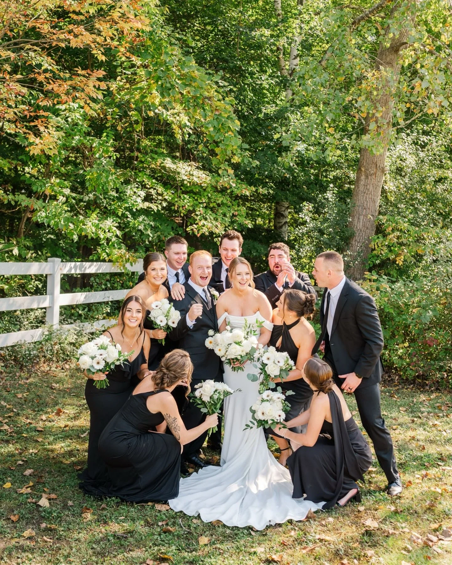 Happy Thanksgiving, friends! 🍁
I hope your day&rsquo;s filled with lots of delicious food, laughter, and maybe even a nap. 

I&rsquo;m finally catching up on sharing some of the beautiful weddings from this fall such as Mikayla and Dylan&rsquo;s Sep