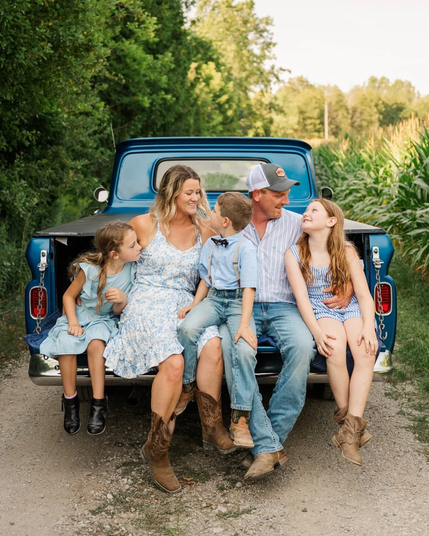An afternoon well spent this summer with this crew on a family farm 🌽