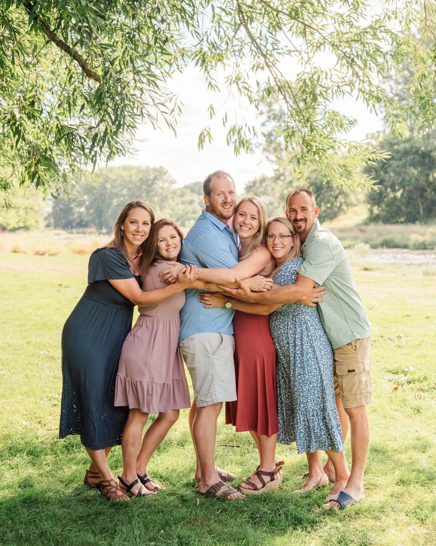 An extended family session with 34 people (19 of them being children) might sound impossible, but it&rsquo;s one of the most rewarding experiences to capture. With the right direction and a calm approach they will turn into some of the most meaningfu