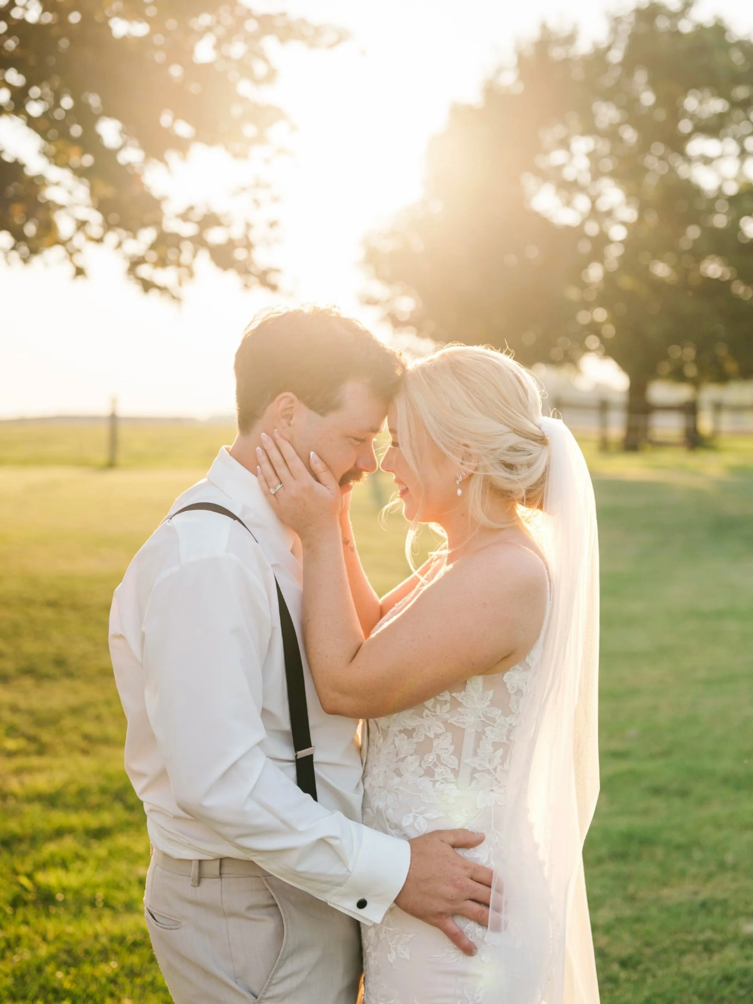 Some of my favourite moments from Eavlan + Gavin&rsquo;s wedding last weekend at @maplelanehaven 💚

These two were simply stunning and I loved capturing every moment of their gorgeous wedding day.

Vendors: 

Photography by: @mpushelbergphotography 