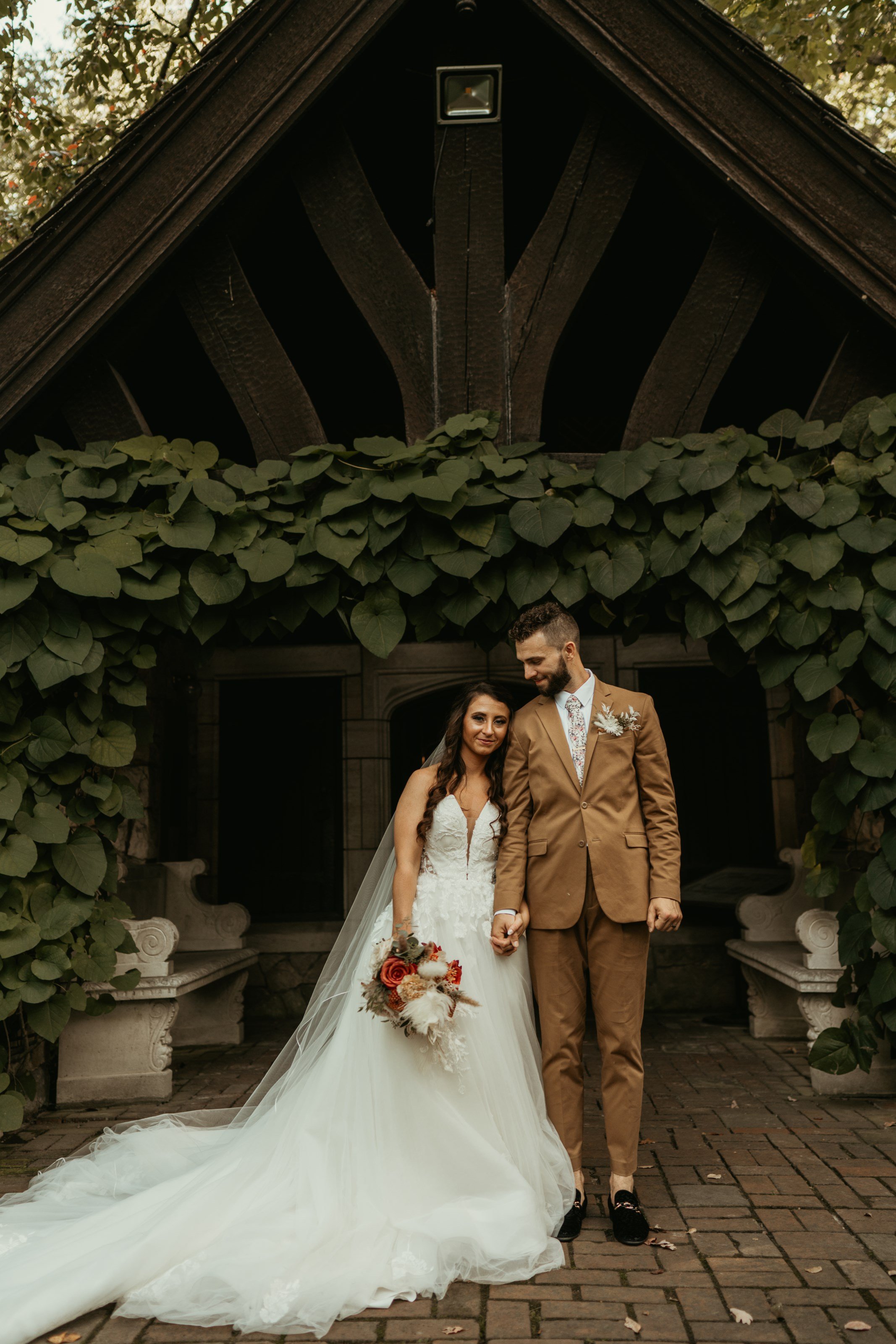 Stan Hywet Hall &amp; Gardens Wedding photography akron ohio gabriella sutherland photography bride and groom portraits
