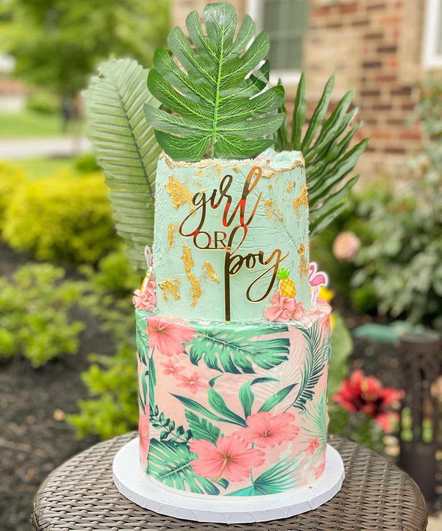 It&rsquo;s a girl! 🌸🌷💕🙈✨ Had a blast making this cake for a dear friend. I wanted to jump out of my comfort zone so I tried some techniques that I&rsquo;ve been wanting to practice. Applying an edible image, buttercream floral impressions, and st