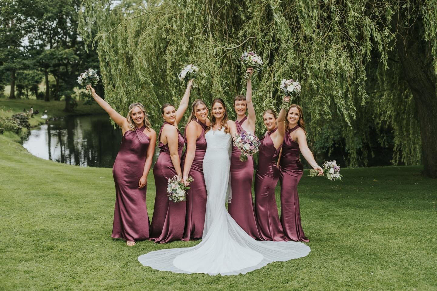 Liz &amp; her girls 💖

Having an amazing bridal party is SO important for your wedding day. Having your own hype team on the wedding morning sets the vibes for the whole day!

#mulberryhousewedding #mulberryhouse #essexwedding #essexweddingphotograp