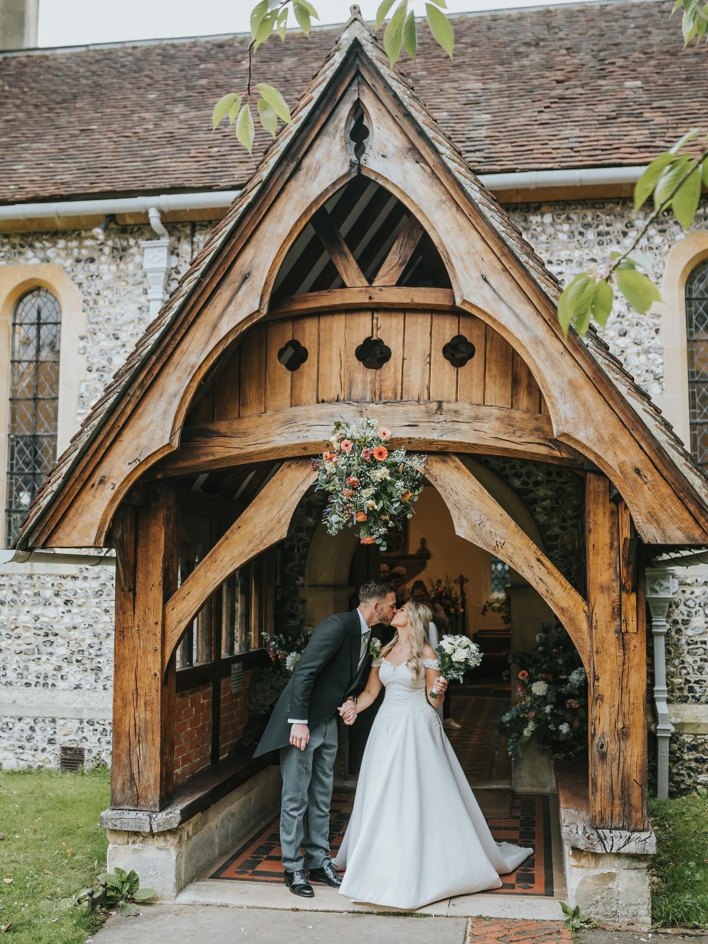 These natural candid moments from Gee &amp; Ben&rsquo;s ceremony have such an intimate feel to me and are the perfect example of beautiful wedding photos without posing 💕

#essexweddingphotographer #kentweddingphotographer #ukweddingphotographer #20