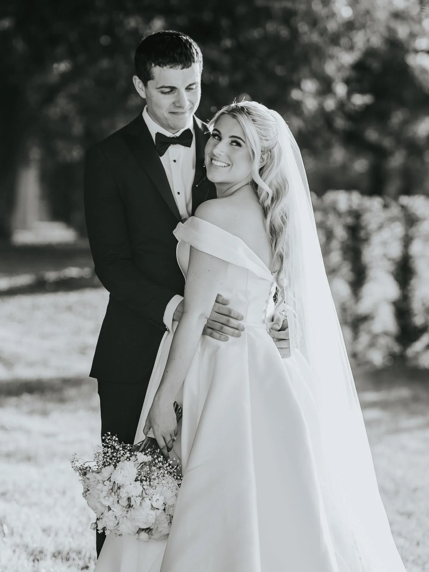 Charlotte &amp; Luke 💕

What an incredible day at @down_hall on Friday celebrating this gorgeous pair! 

Videographer - @songbirdweddingvideos 
Florist - @designerflowersessex 
Cake - @cakecuisine_essex 
Band - @itsavibeband 
DJ - @lovelighters 
Sin