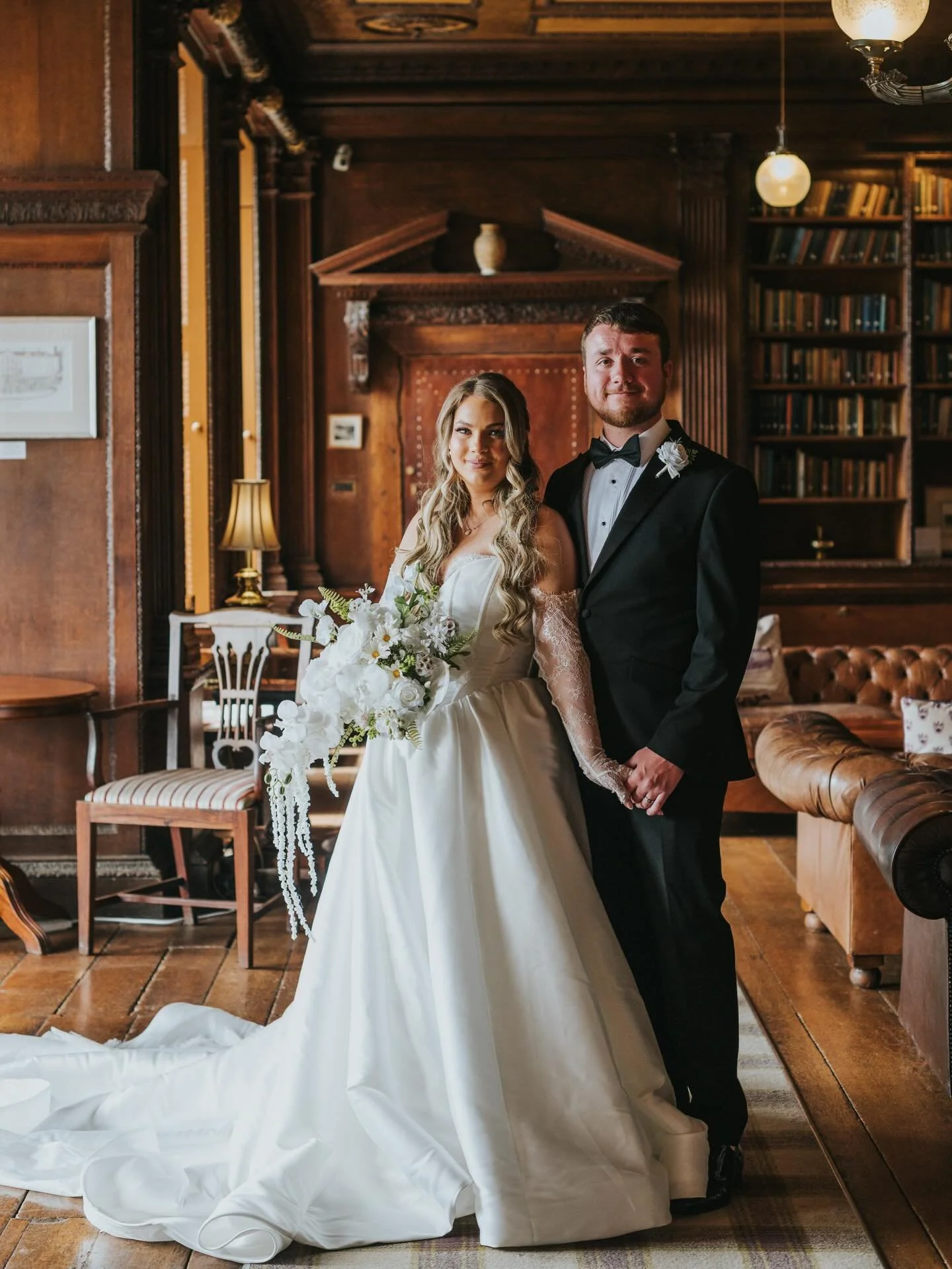 Thursday was a dream at @gosfieldhallweddingvenue photographing Hannah &amp; James&rsquo; beautiful wedding!

Makeup - @makeupbyxpaige
Hair - @wedding_hair_essex
Cake - @kaylascakes00
Brass Band - Ghetto Blasters Brass Band - @warble_ents
Saxophonist