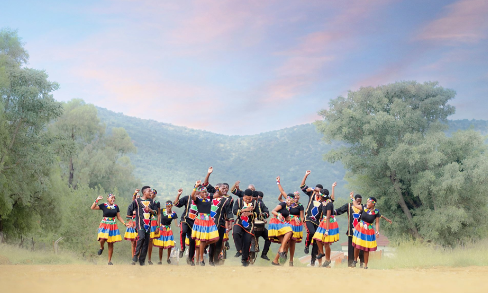 South African choir sings 'Hallelujah' together, apart