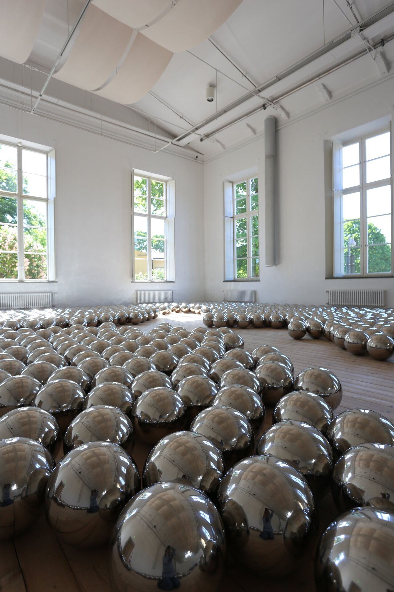 at-moderna-museet-sweden_-img_8837(c)_yayoi_kusama,_courtesy_yayoi_kusama_inc_full.jpg