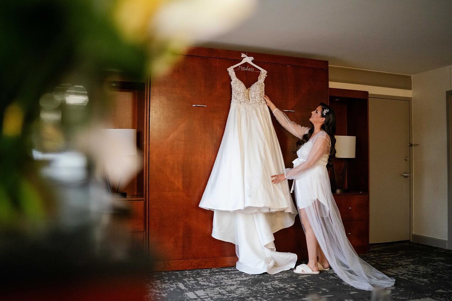 Get ready with Julianne ✨ 
.
.
#ralphdepirophotography 📸 #njweddingphotography #njweddingphotographer #northjerseyweddings #weddingphotography #weddingday  #gettingmarried #herecomesthebride #photooftheday #weddingbride #bride #bridetobe #gettingrea