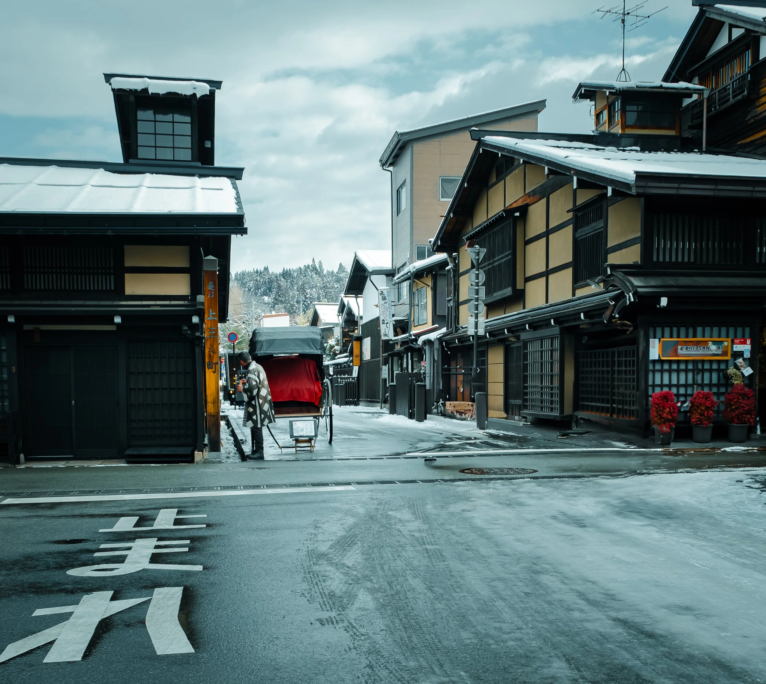 THE MOST MAGICAL WINTER TOWN IN JAPAN? DISCOVER TAKAYAMA