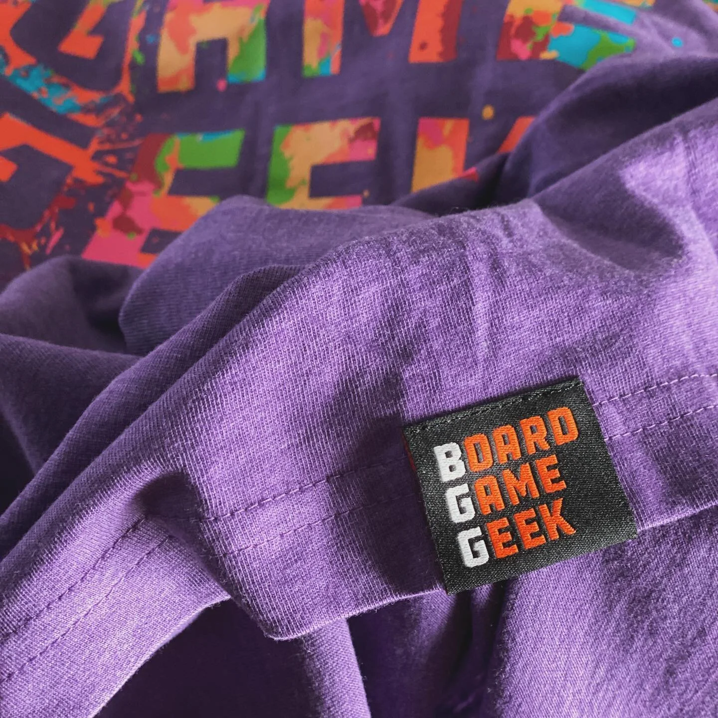 Need to add a little more decoration to your branded merch? Woven hem tags sure look crispy don&rsquo;t they?

Is your merch Made Wright?!
.
.
.
.
.
#merch #custom #custommade #maker #makemerchgreatagain #madewrightmerchco #isyourmerchmadewright #tee