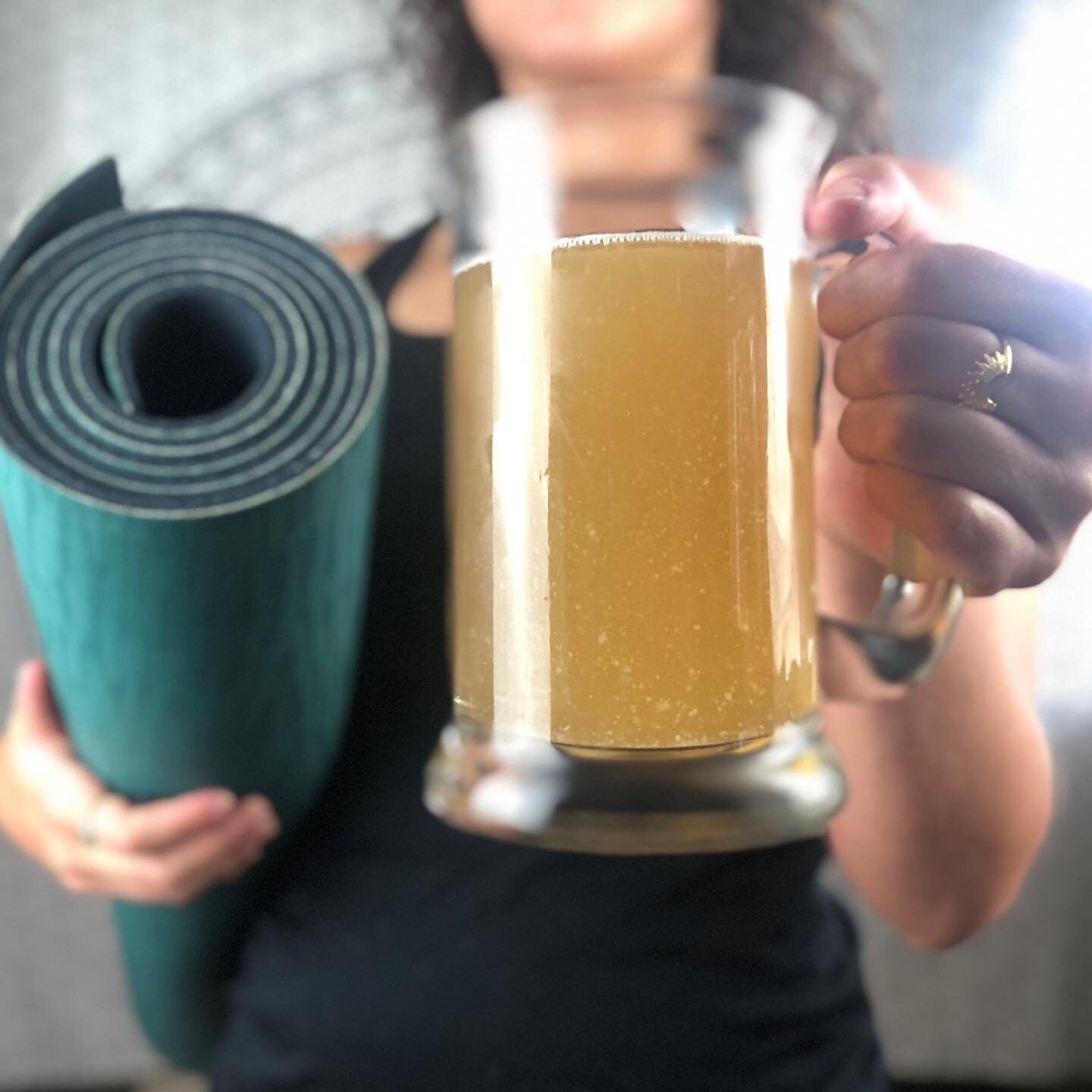 Introducing ᕼᗩᑭᑭY 1/2 ᕼOᑌᖇ YOᘜᗩ🥂
.
Join me every Thursday for a virtual 30min vinyasa class. Class will be from 5:30-6pm and is DONATION BASED! So, grab your mat and your favorite cocktail and I&rsquo;ll see you on Thursday!
.
Click the Events link 