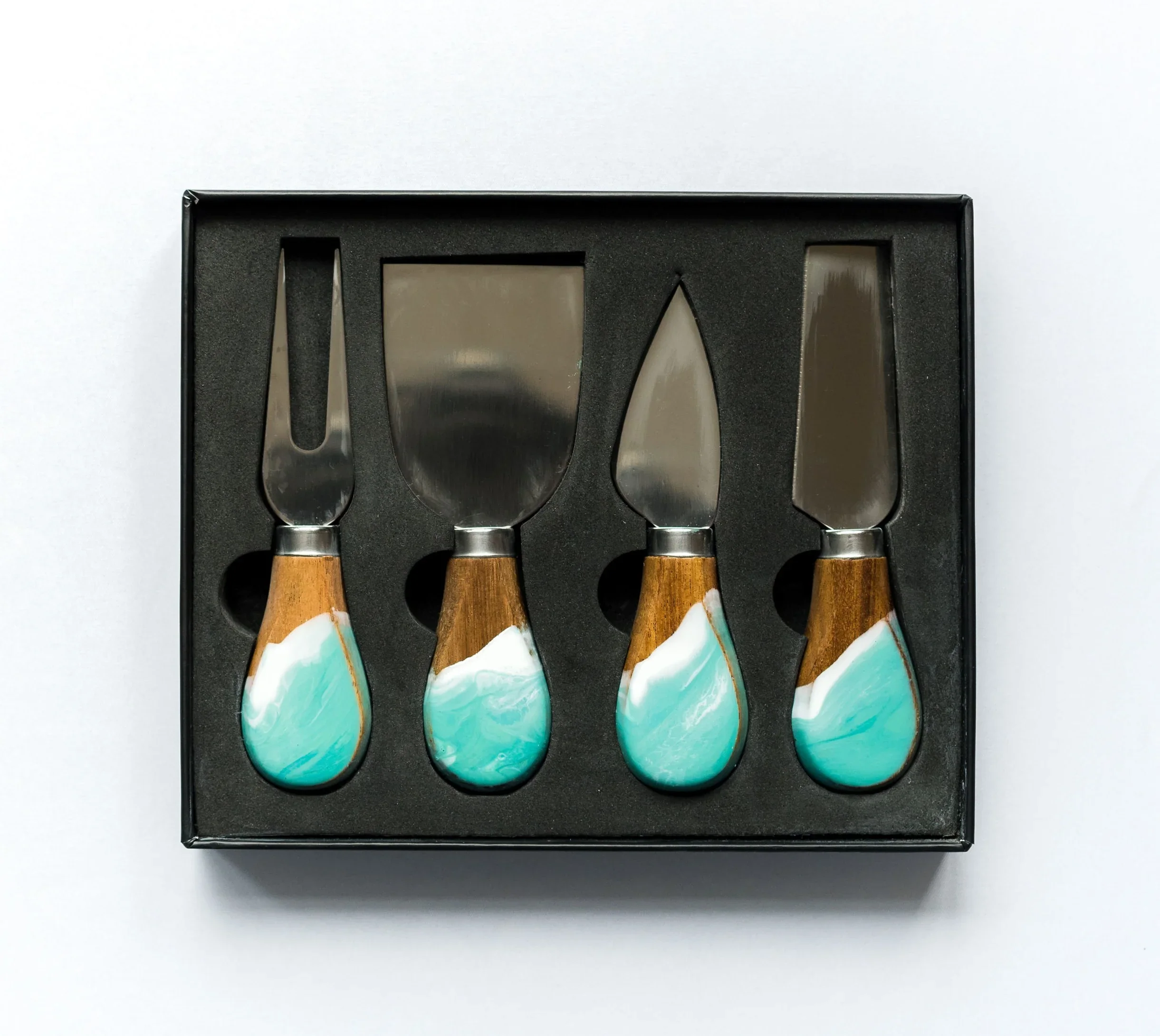 Lynn & Liana Caribbean Blue Cheese Knife Set