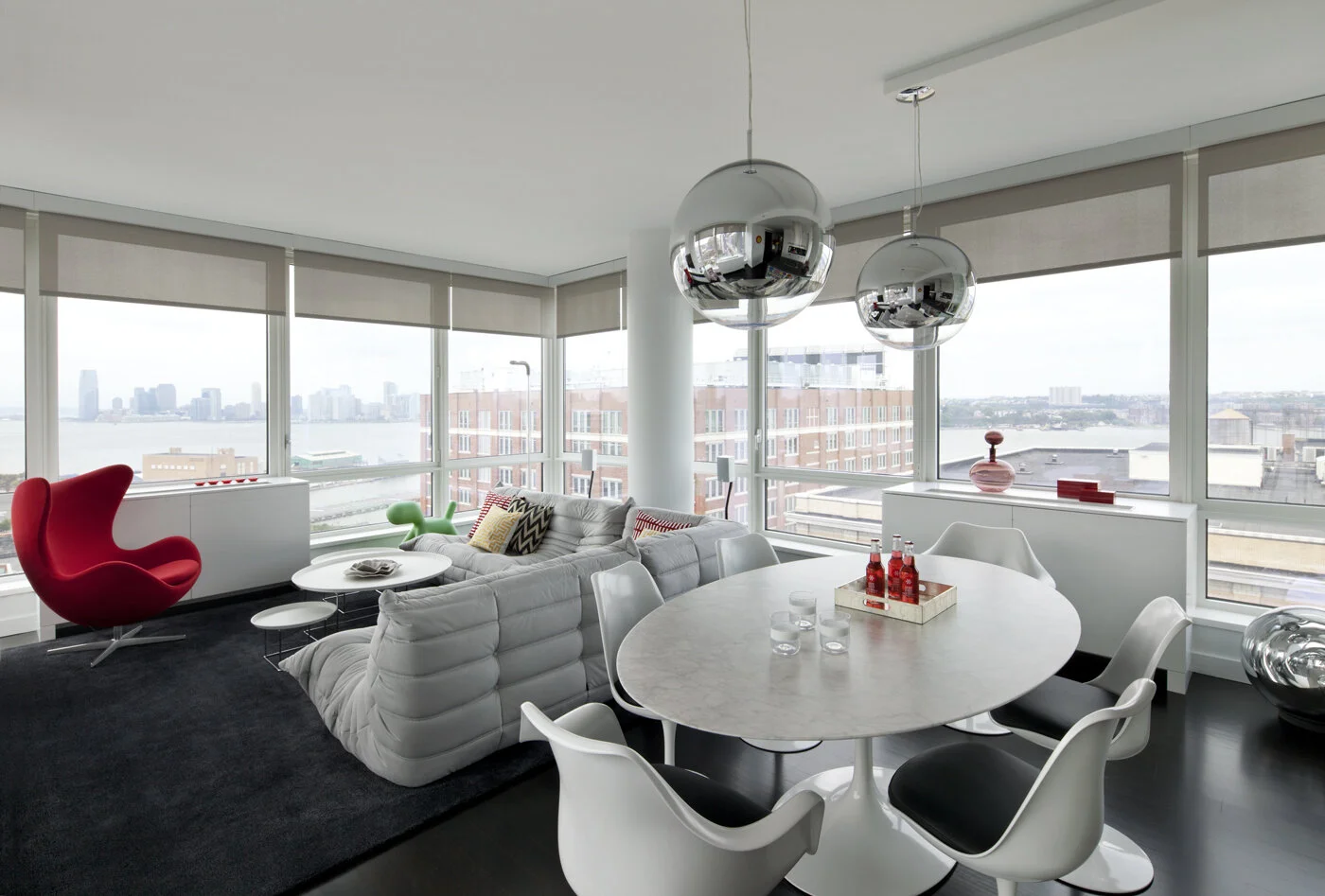 livingroom front page.jpg
