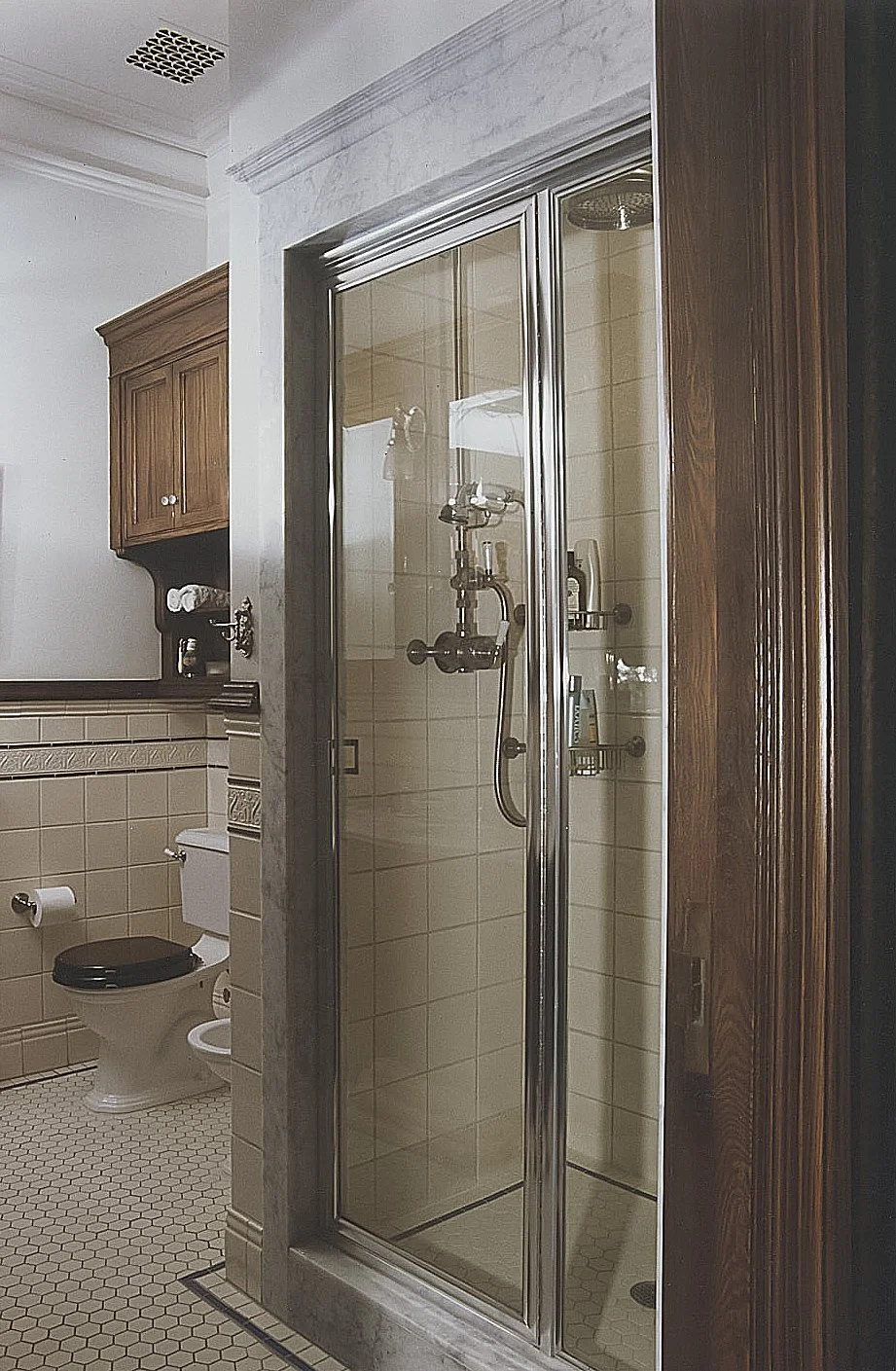 Dakota bathroom.jpg