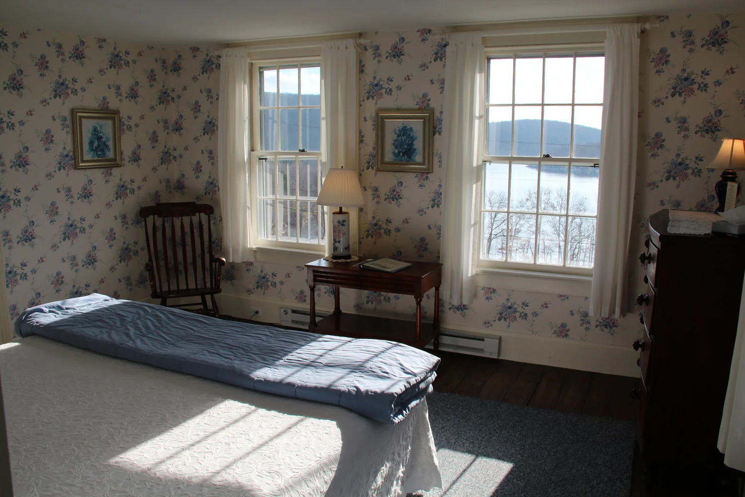 Hopkins Inn