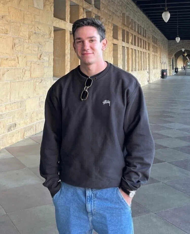 Nicolas Dhers, Apple.jpg