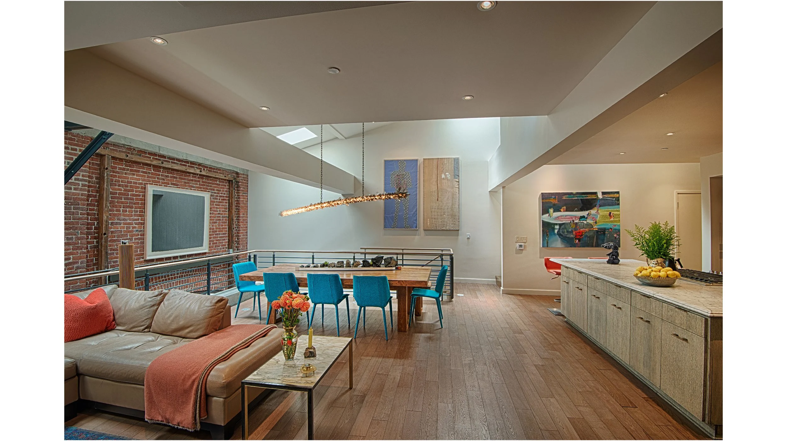 MEZZANINE OVERVIEW
The industrial aesthetic of this newly converted DTLA building was tempered and softened by ideas inherited from jewelry makers. Hence the quartz chandelier from Christopher Boots, an in-house amethyst accent light, pressed sheets 