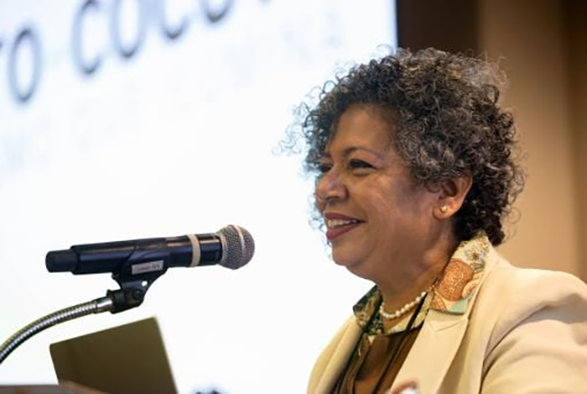 Luz Mely Reyes: Periodistas desplazados deben adaptarse a una nueva cultura