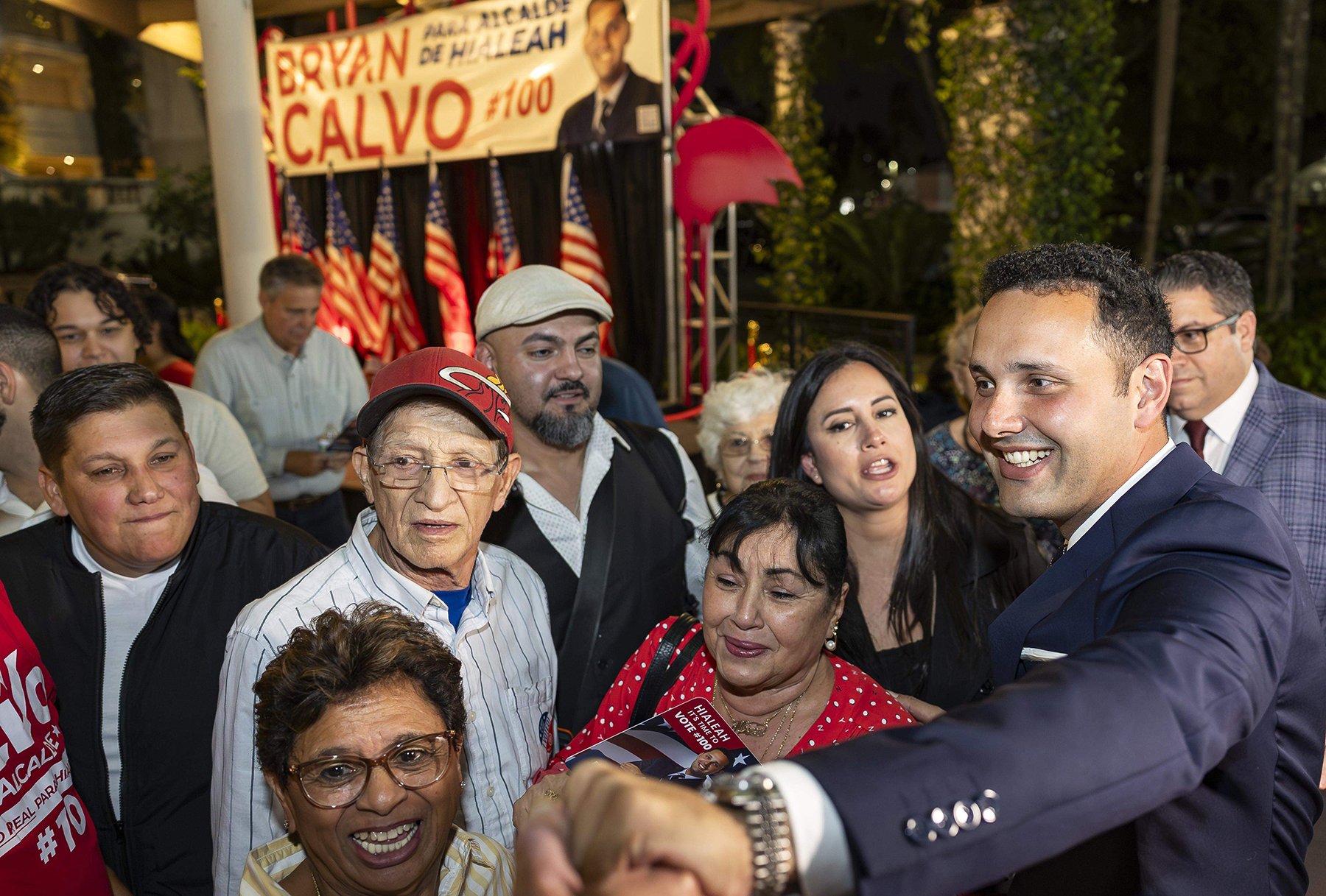 Calvo eliminará el impuesto a la propiedad y las jubilaciones de funcionarios
