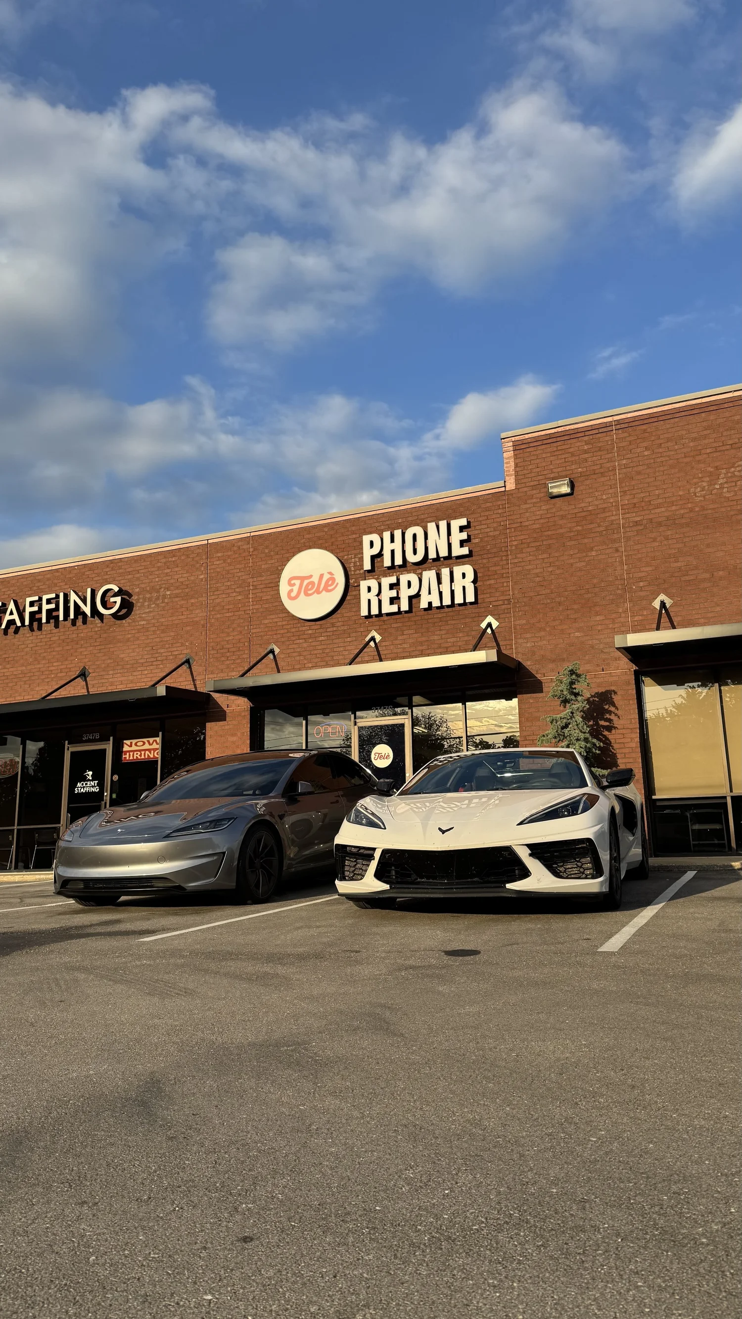 Telè Phone Repair storefront at 3747 South Harvard Avenue in Tulsa, Oklahoma