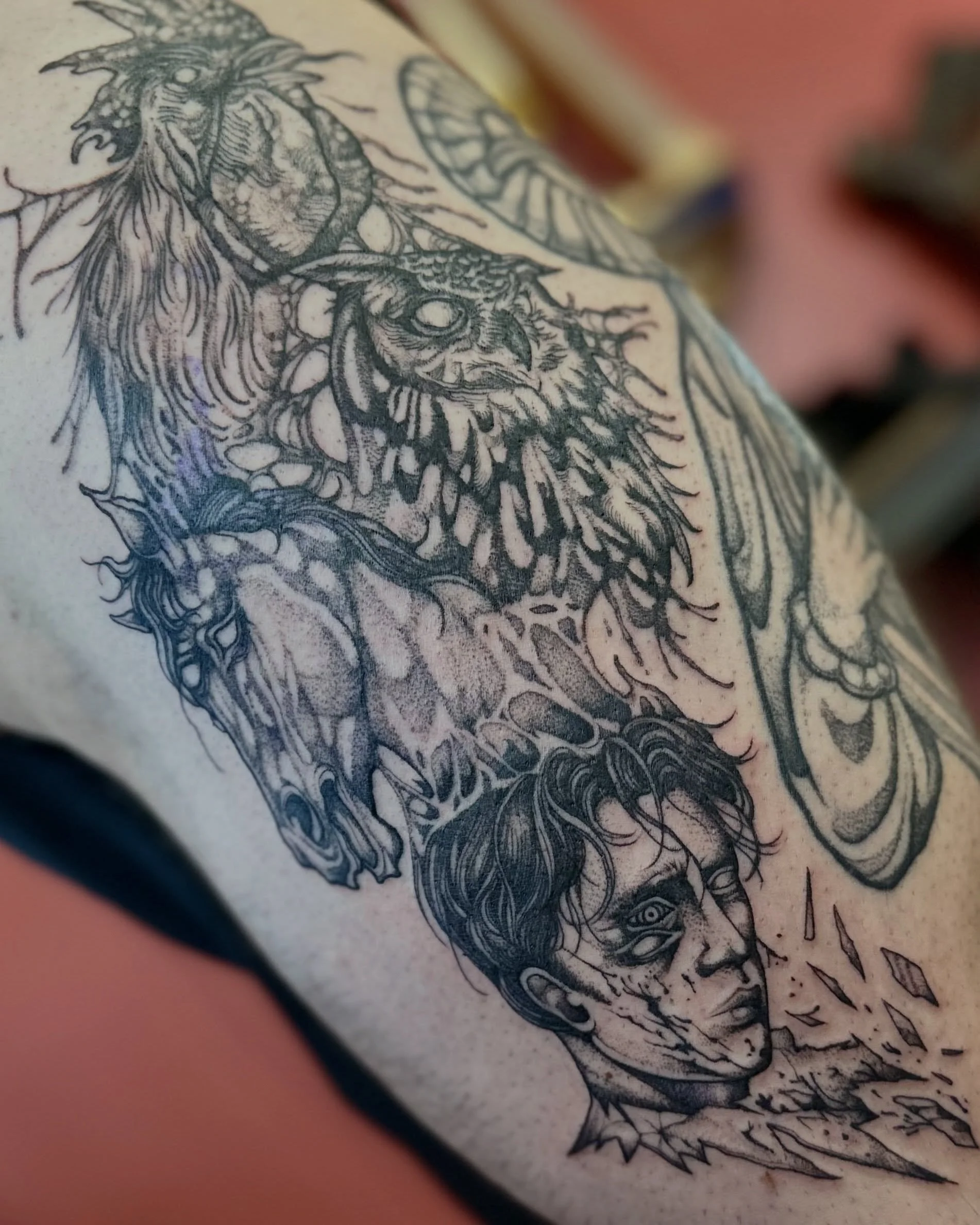 Here&rsquo;s a super fun one I did based off of the video game &ldquo;Hotline Miami&rdquo;! Thanks so much to my client for your continued trust in my work and for having cool ideas!! I got to do this one next to a healed piece also by me 🖤

#videog